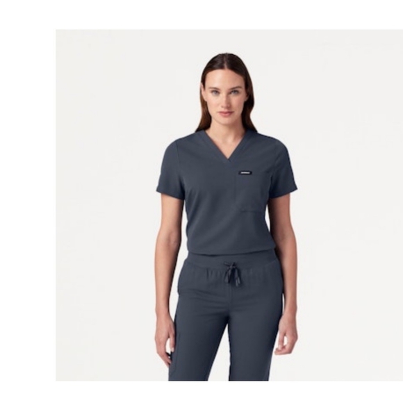 NWT Jaanuu Scrubs - Picture 2 of 3